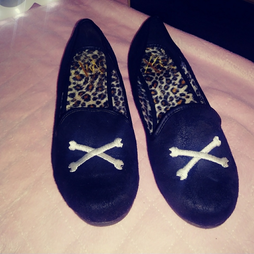 YRU Lowf Crossbone Slip on Flats.